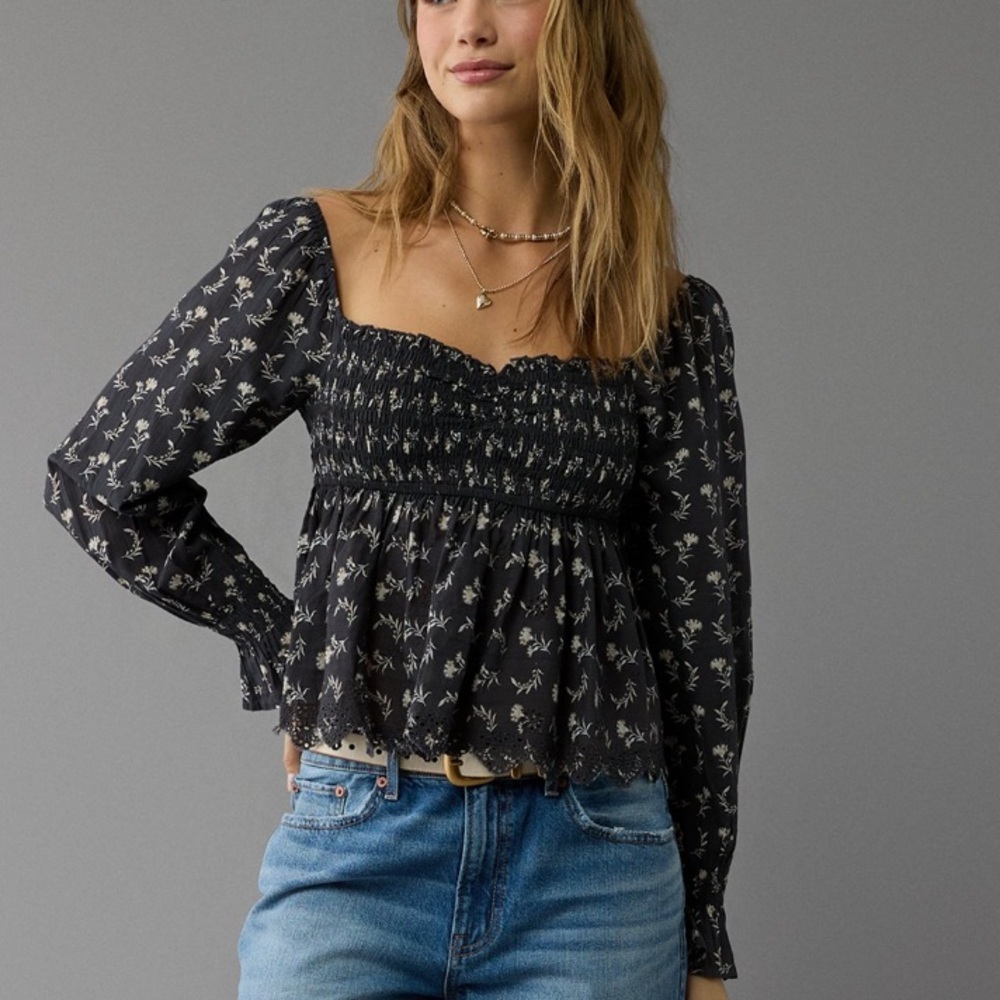 AMERICAN EAGLE Long-Sleeve Smocked
Navy Babydoll Blouse Bohemian Fall SMALL